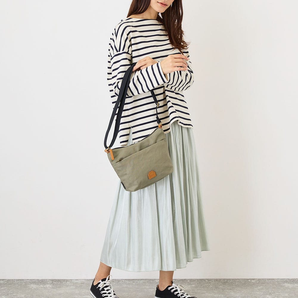 【MADDEN EQUIPMENT】<br>ショルダーバッグ EQHY04