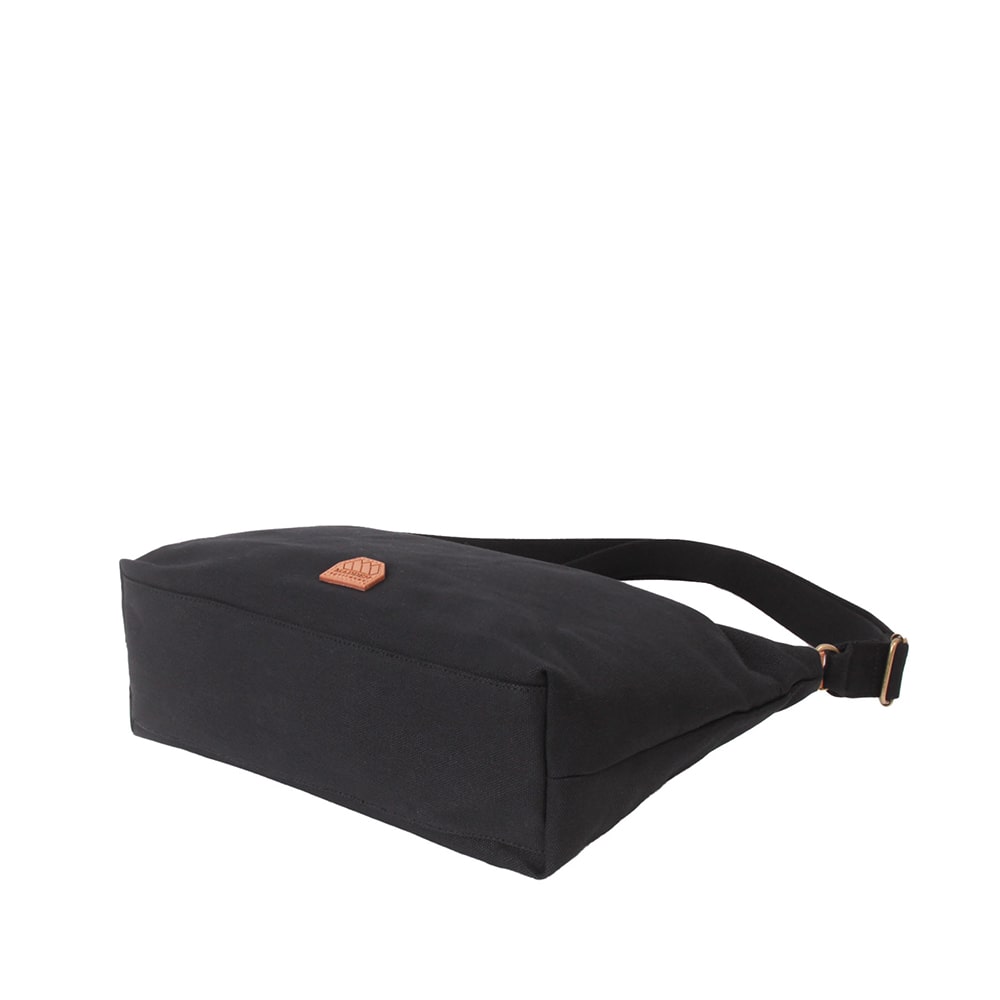 【MADDEN EQUIPMENT】<br>横型ショルダーバッグ EQHY05