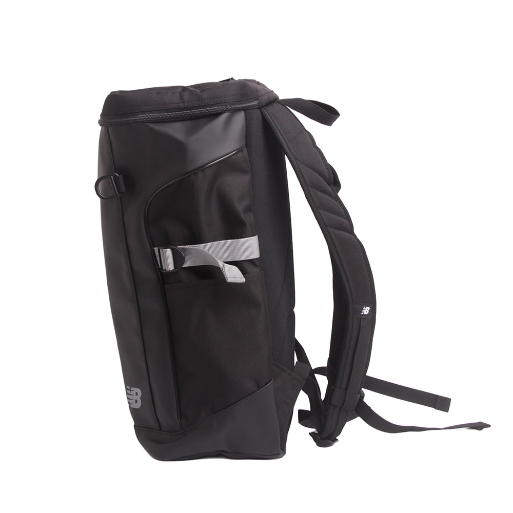 【NewBalance】<br>グラデーションロゴ撥水ボックスリュック 32L　AC9667M