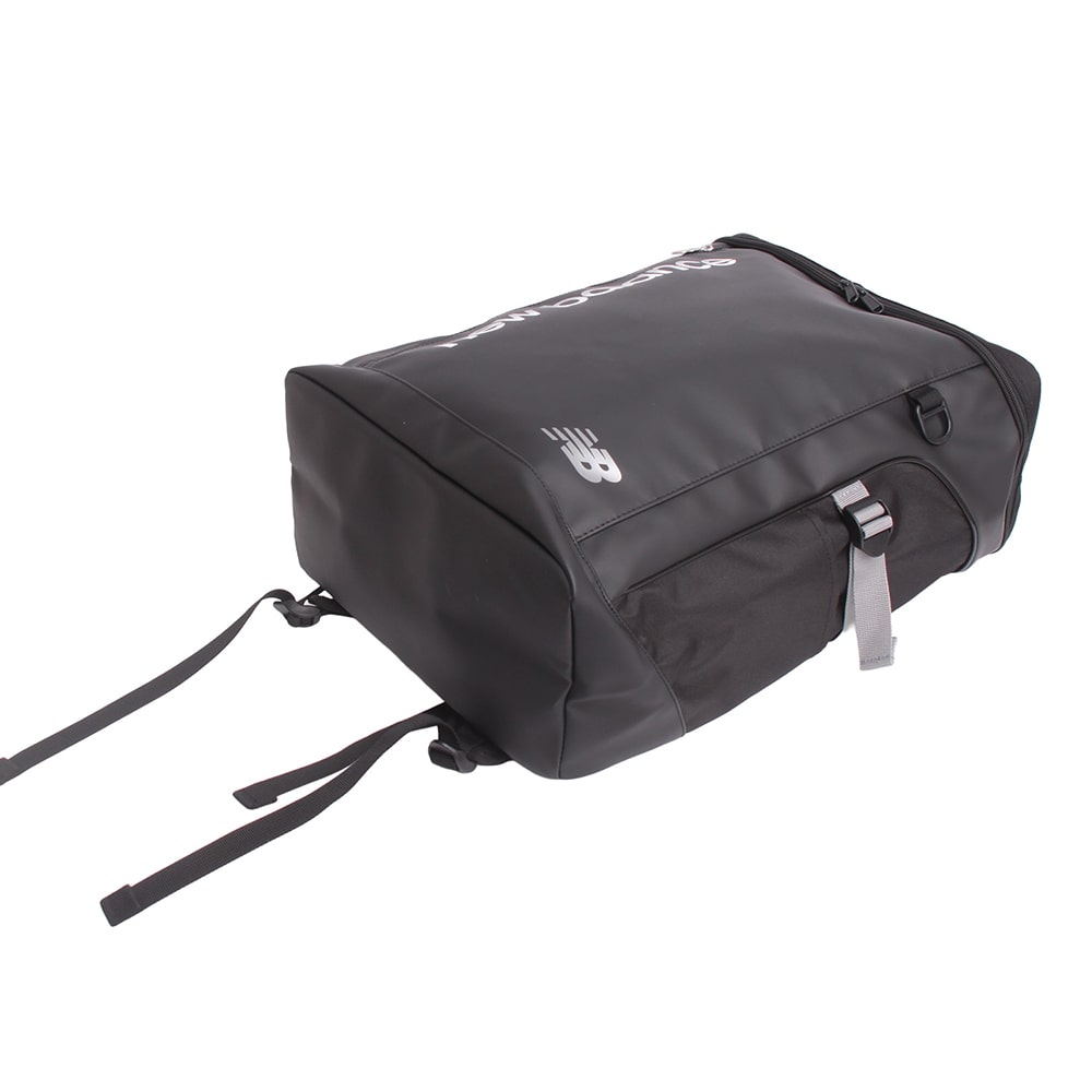 【NewBalance】<br>グラデーションロゴ撥水ボックスリュック 32L　AC9667M