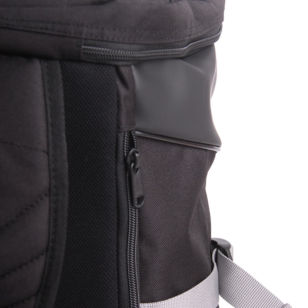 【NewBalance】<br>グラデーションロゴ撥水ボックスリュック 32L　AC9667M