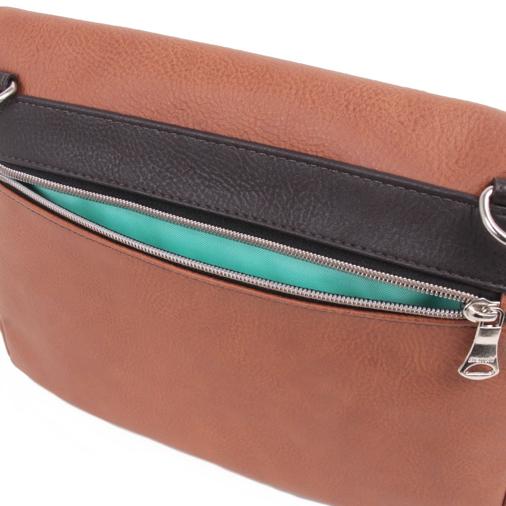 【Bianchi】フェイクレザー クラッチショルダー TBPI31