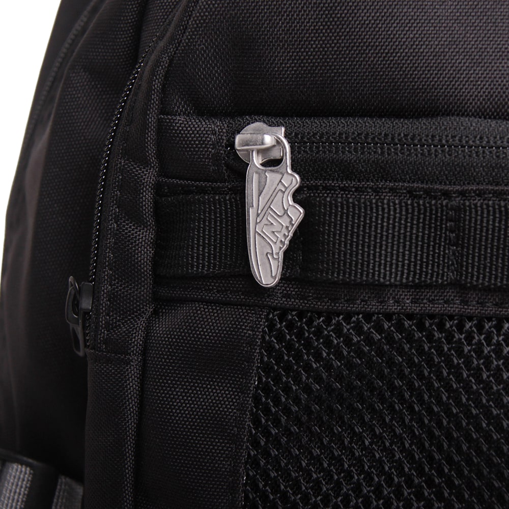 【NewBalance】<br>グラデーションロゴDAY PACK 32L　AC13490