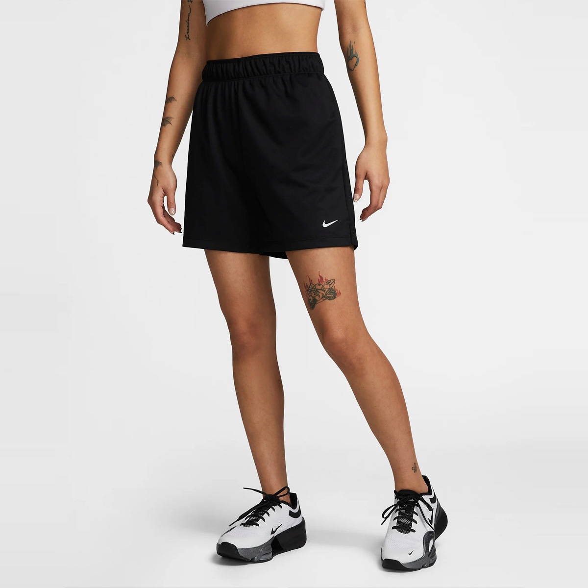 ナイキ アタック DF MR ショート ショートパンツ 下 レディース NIKE 吸汗 速乾 マルチトレーニング DX6025 黒 ブラック