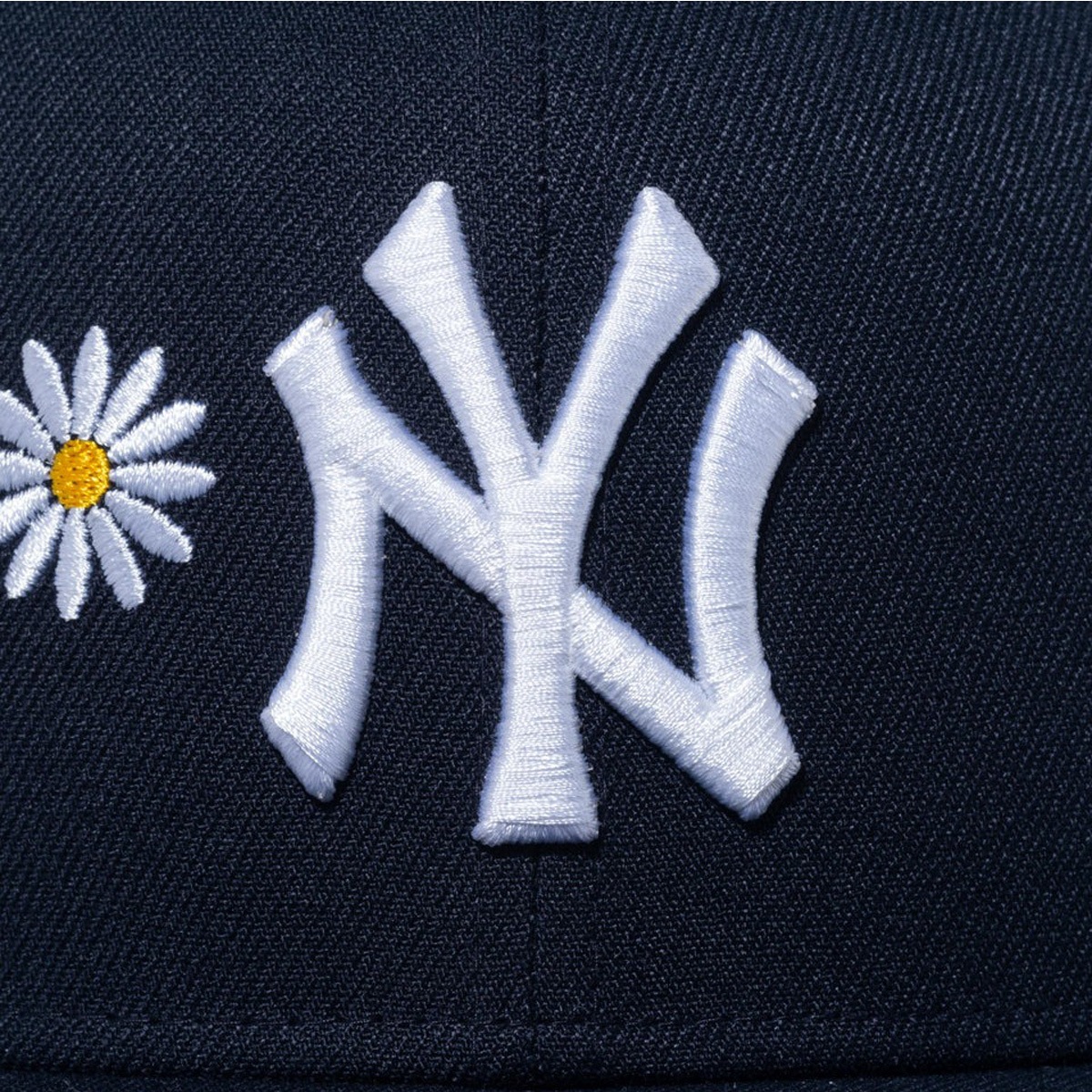 レア新品未使用NYロゴ ネイビーフラワーキャップ 花刺繍 NEW ERA ニューエラ MLB キャップ 9TWENTY Flower Embroidery