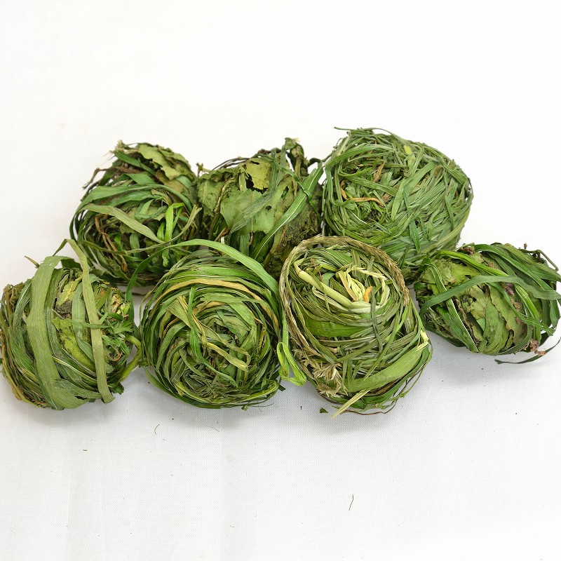 球（たま）牧草「野草ミックス」20g ※大きさと個数にバラツキがあります ※国産無農薬 ※袋が小さくなりました