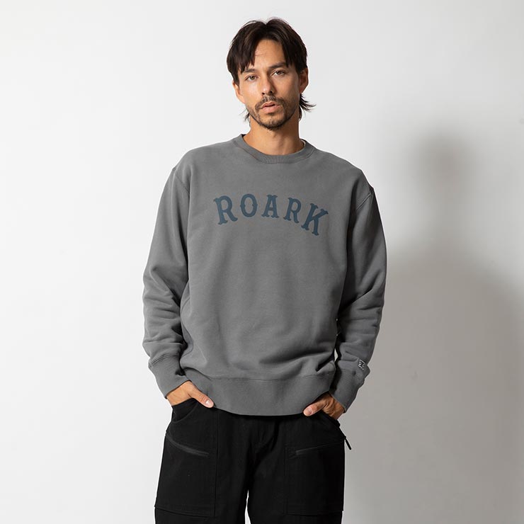 ������̵���ۥ������åȥȥ졼�ʡ� ���롼�ͥå� THE ROARK REVIVAL ����������Х��Х� MEDIEVAL LOGO CREW SWEAT RSWJ972 GRY ��������Ź������