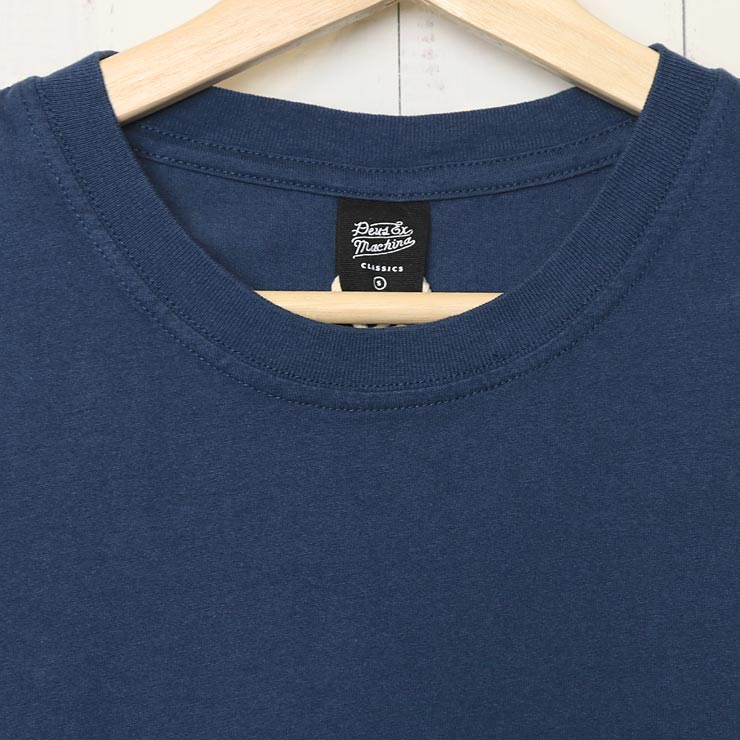 �����꾦�ʡ�Deus Ex Machina �ǥ��� ������ �ޥ��� DEUS LOGO S/S TEE �ݥ��å��դ�ȾµT����� T-DMA51995