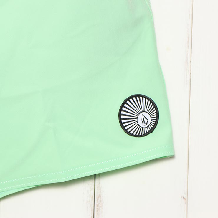 ������̵���ۥܡ��ɥ��硼�� �����եѥ�� �ϥ��֥�åɥ��硼�� VOLCOM �ܥ륳�� LIDO SOLID TRUNK 16 A2512503 JDC ��������Ź������