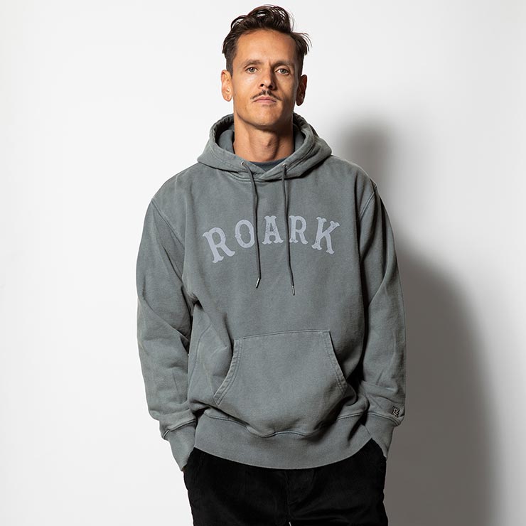 �ץ륪���С��ѡ����� �ա��ǥ� ROARK �������� MEDIEVAL LOGO P/O HOOD SWEAT RSWJ1070-CCL ��������Ź������