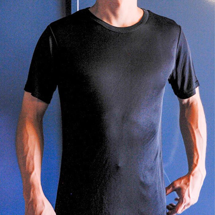 【軽い・吸汗速乾】メンズ丸首半袖シャツ シルク 25％ ビスコース 75％  スポーツ 紫外線カット UVカット 登山 肌着 Tシャツ 単品 メンズ 男性用 半袖 ラウンドネック インナー 黒 紺 ブラック ネイビー 汗取り 吸汗 カットソー ノンアイロン 美肌 防臭 京都 春夏 涼しい