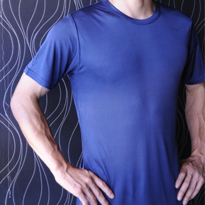 【軽い・吸汗速乾】メンズ丸首半袖シャツ シルク 25％ ビスコース 75％  スポーツ 紫外線カット UVカット 登山 肌着 Tシャツ 単品 メンズ 男性用 半袖 ラウンドネック インナー 黒 紺 ブラック ネイビー 汗取り 吸汗 カットソー ノンアイロン 美肌 防臭 京都 春夏 涼しい
