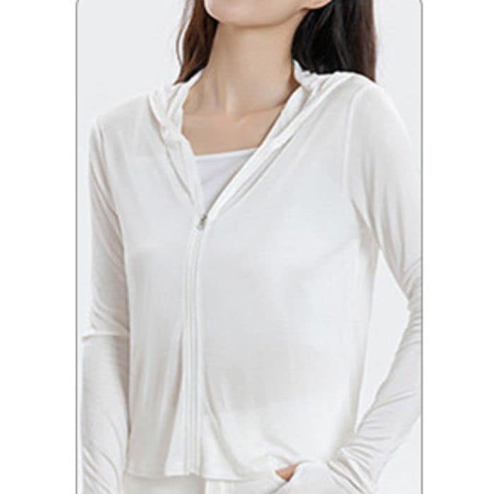 シルク ラッシュガード パーカー フード付きカーディガン 指穴付き シルク27％ UVカット 紫外線カット 吸湿 保湿 蒸れにくい 肌に優しい 天然素材 冷え防止 冷え性 寒さ対策 風邪予防 汗取り ノンアイロン 美肌 防臭 プレゼント ギフト 京都 春夏 涼しい