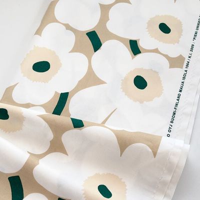�����ϡ�2026SS �ޥ��å� ���� marimekko PIENI UNIKKO �ԥ��˥��˥å� �١�����ߥۥ磻�ȡߥ��꡼�� �������˥å����åȥ� [col.867]   ��