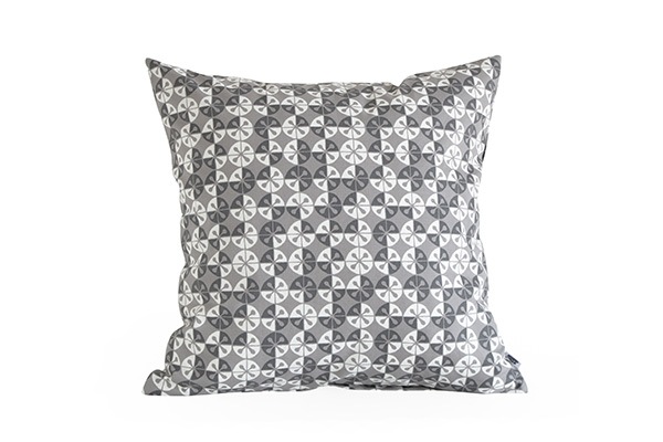 �ڥ��å���󥫥С��ۥ��������ҥå顿STUDIO HILLA���ɥߥΡ�domio ��