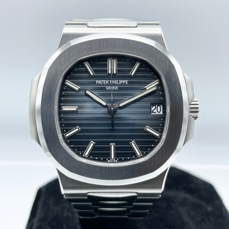 パテックフィリップ ノーチラス 5711/1A?010 ステンレススチールブラック・ブルー 40mm