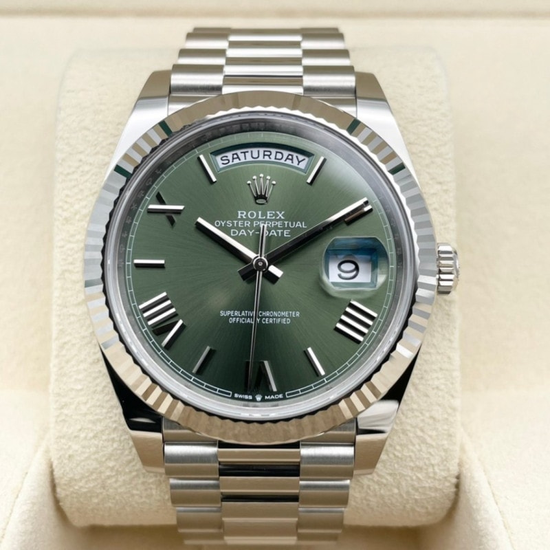 ロレックス デイデイト 228239 ホワイトゴールド オリーブグリーン　ローマン 40mm