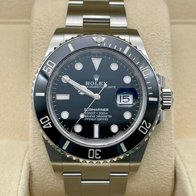 ロレックス サブマリーナデイト 126610LN ブラック 41mm