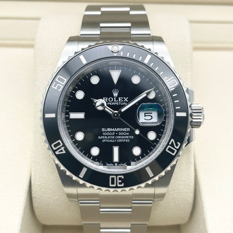 ロレックス サブマリーナーデイト 126610LN ブラック 41mm