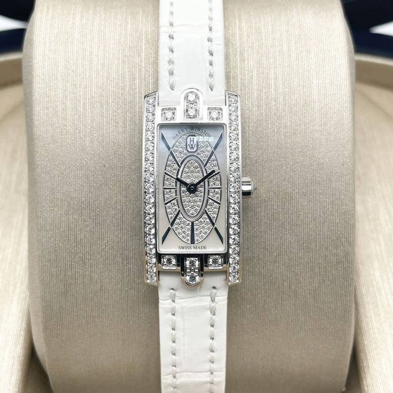 ハリーウィンストン アヴェニュー AVCQHM16WW052 ホワイト マザー・オブ・パール 15.6x32.3mm