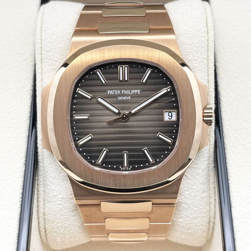 パテックフィリップ ノーチラス 5711/1R-001 ブラウン・ブラック・グラデーション 40mm