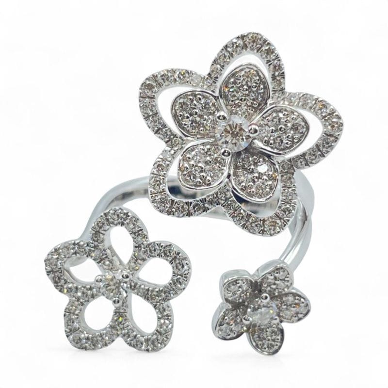 グラフ ワイルドフラワー トリプル ダイヤモンド リング RGR841 ホワイトゴールド 8号