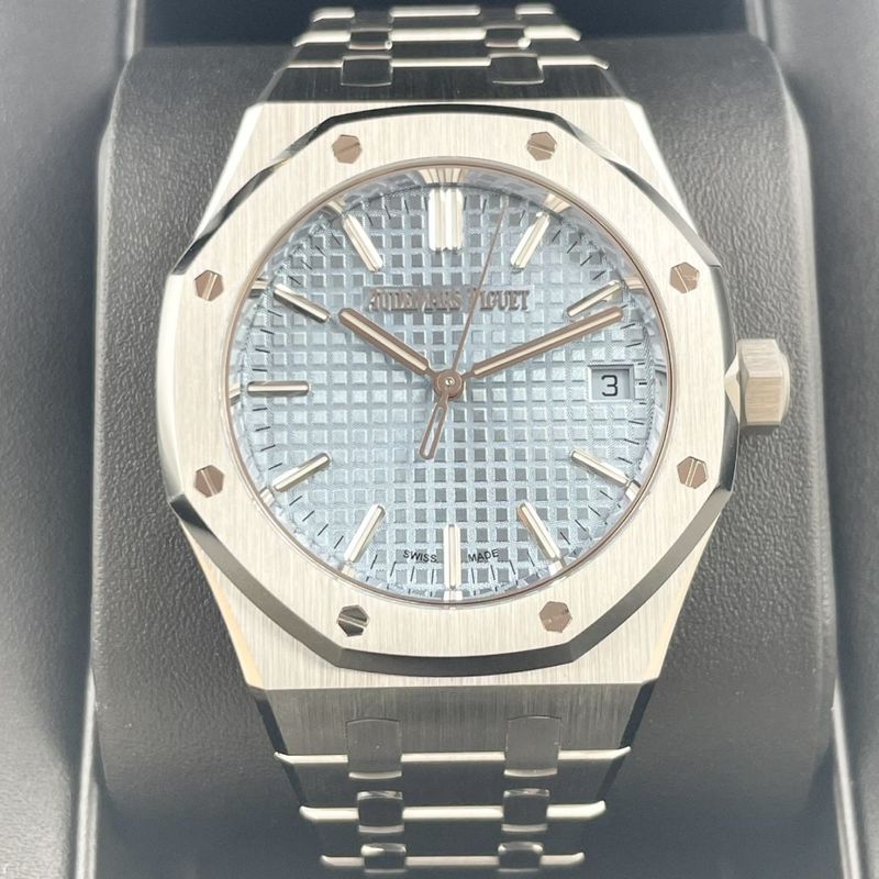 オーデマピゲ ロイヤルオーク 15550ST.OO.1356ST.08 ライトブルー 37mm