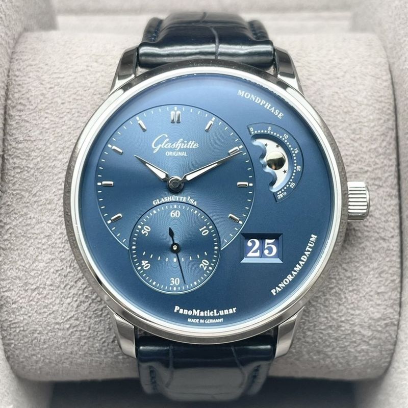 【定価161.7万円！】グラスヒュッテ パノマティックルナ 1-90-02-46-32-61 ブルー 40mm