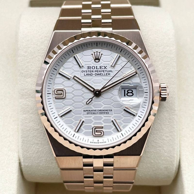 【25年8月ギャラ！】ロレックス ランドドゥエラー 127235 インテンスホワイト ハニカムモチーフ エバーローズゴールド 36mm