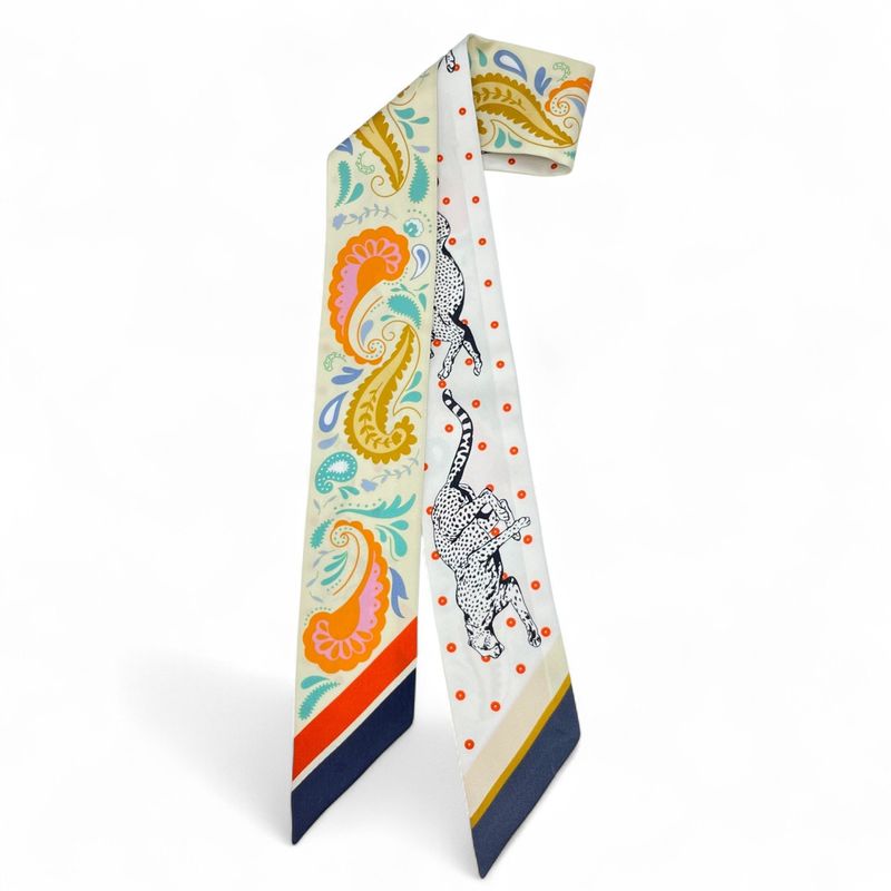 エルメス　ツイリー　木馬　白　HERMES 美品 2022年春夏 HERMES エルメス スカーフ ツイリー ガルドローブ