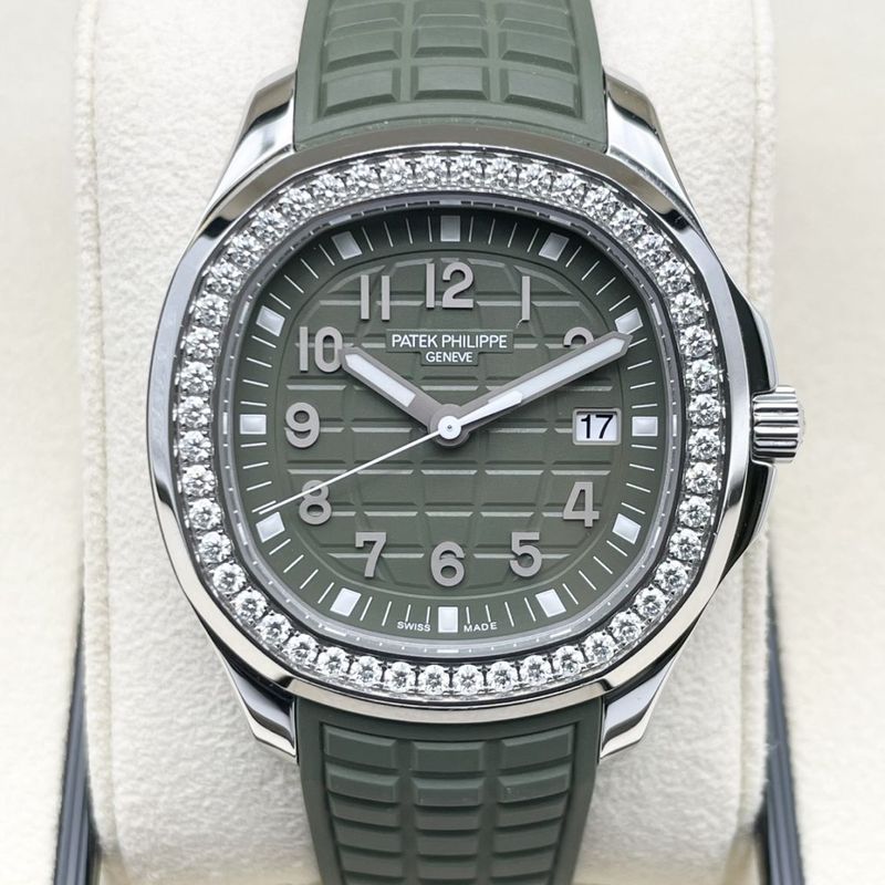 パテックフィリップ アクアノート ルーチェ 5267/200A-011 カーキ 38.8mm