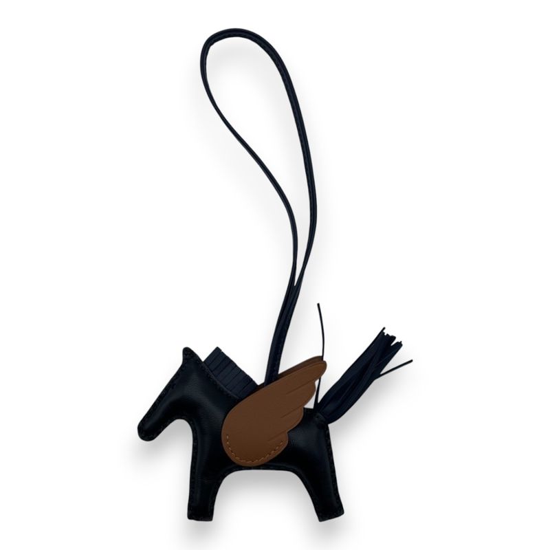 【新品未使用】HERMES ペガサスチャームPM ソーエトゥープ エルメス ペガサスチャーム PM エトゥープ ソーエトゥープ W刻印