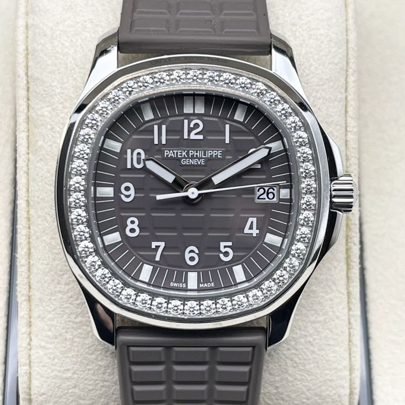 【希少！】パテックフィリップ アクアノート ルーチェ 5067A-023 トープ 35.6mm