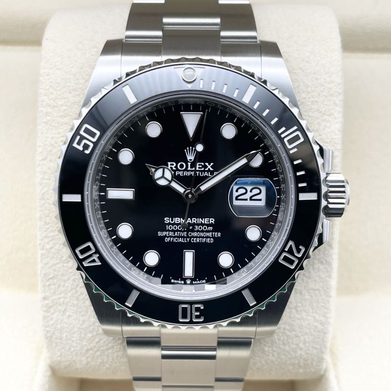 【超美品！】ロレックス サブマリーナデイト 126610LN ブラック 41mm