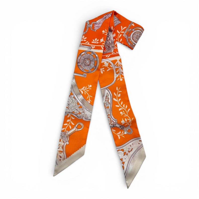 エルメス ツイリー 鐙 リミックス オレンジ/クリーム/ベージュ シルク100%