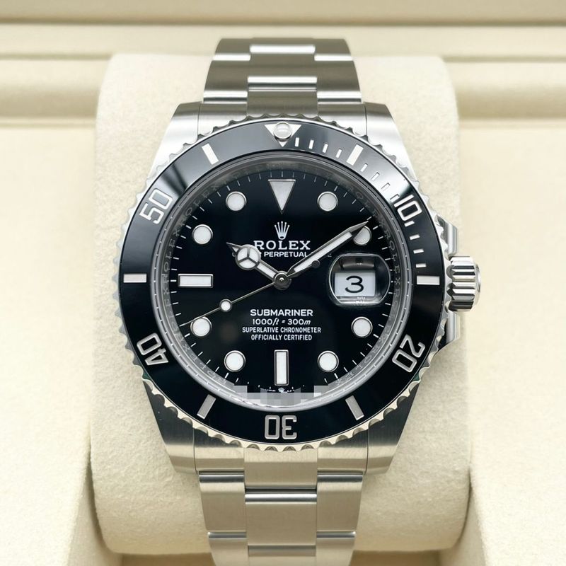 ロレックス サブマリーナーデイト 126610LN ブラック 41mm