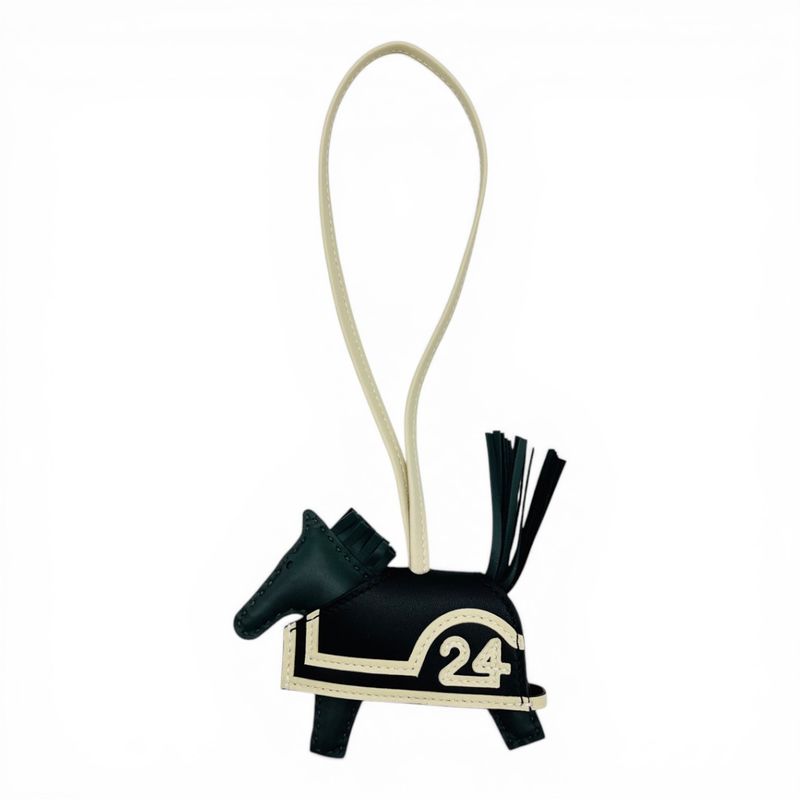 エルメス ロデオチャーム ロベオ24 PM ヴェールマングローブ/クレ/ノワール K刻印