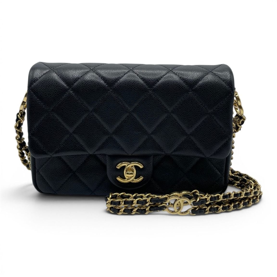 CHANELマトラッセニつ折りコンパクトウォレットブラックキャビアスキンゴールド シャネル マトラッセ W20 ブラック キャビアスキン ゴールド金具