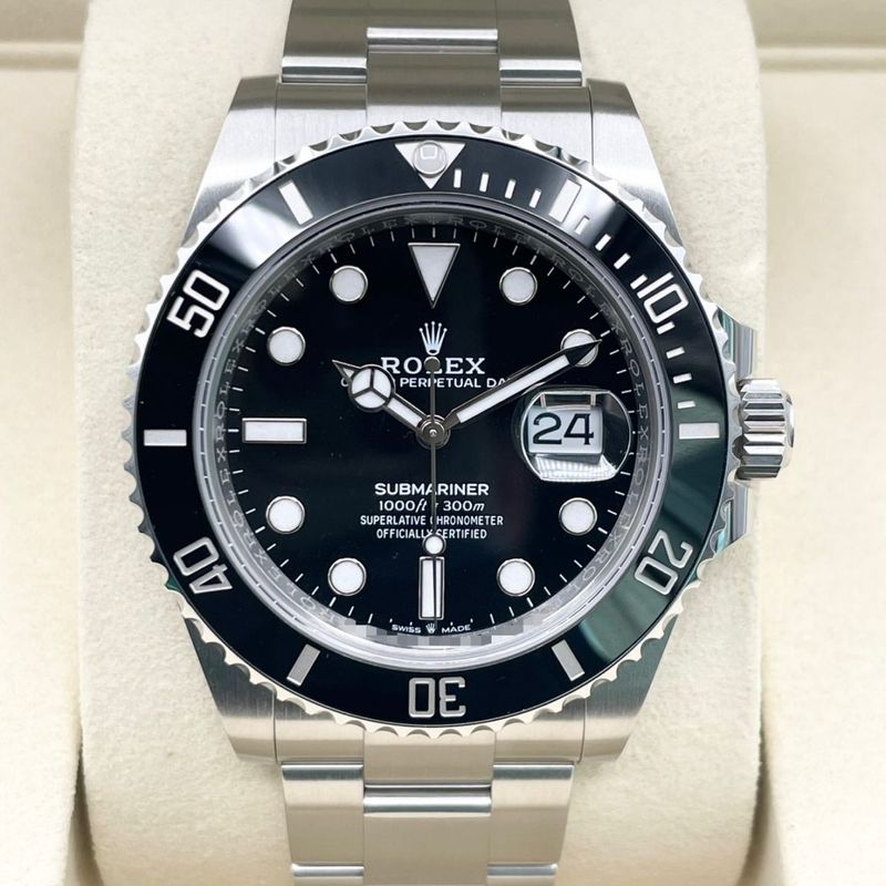 ロレックス サブマリーナーデイト 126610LN ブラック 41mm