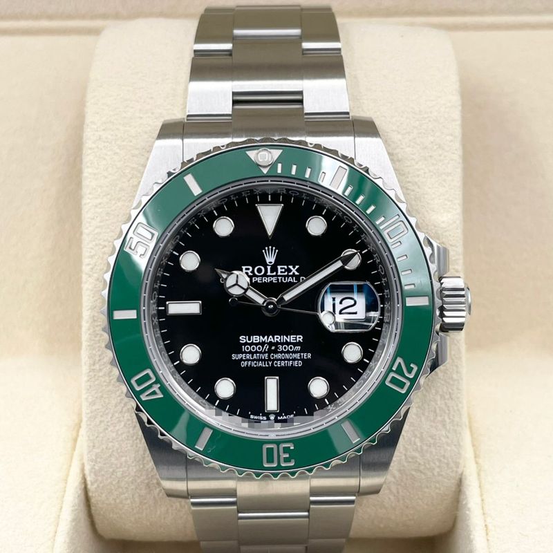 ロレックス サブマリーナ デイト 126610LV オイスターブレスレット ブラック グリーン 41mm