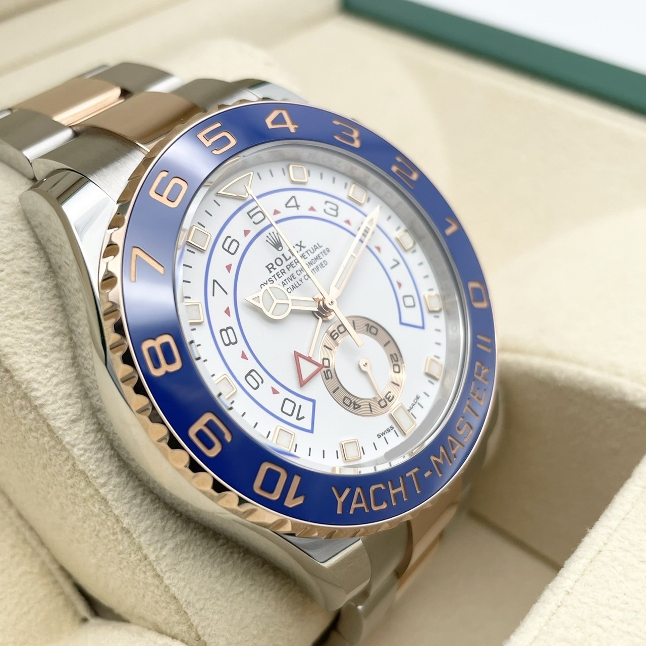 【ディスコンモデル　新ギャラ付属！！】ロレックス ヨットマスター II 116681 ホワイト 44mm