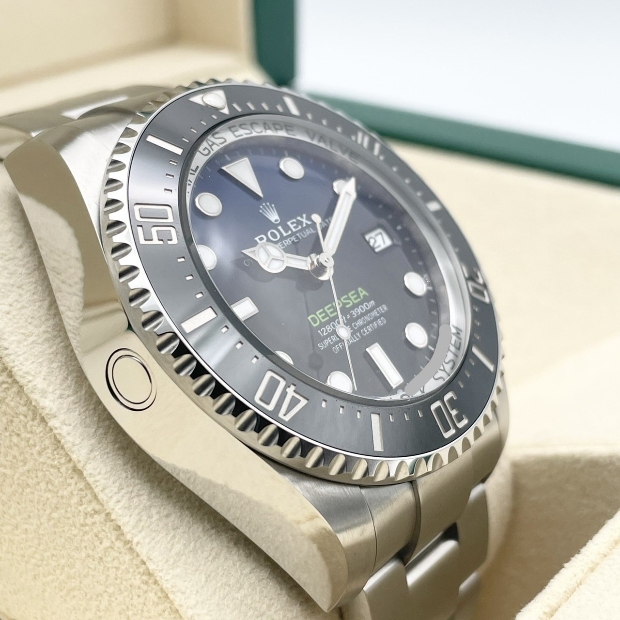 ロレックス ディープシー 136660 Dブルー オイスターブレスレット 44mm