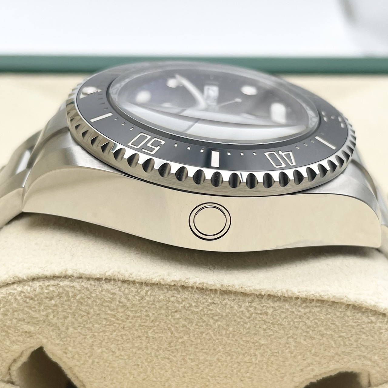 ロレックス ディープシー 136660 Dブルー オイスターブレスレット 44mm