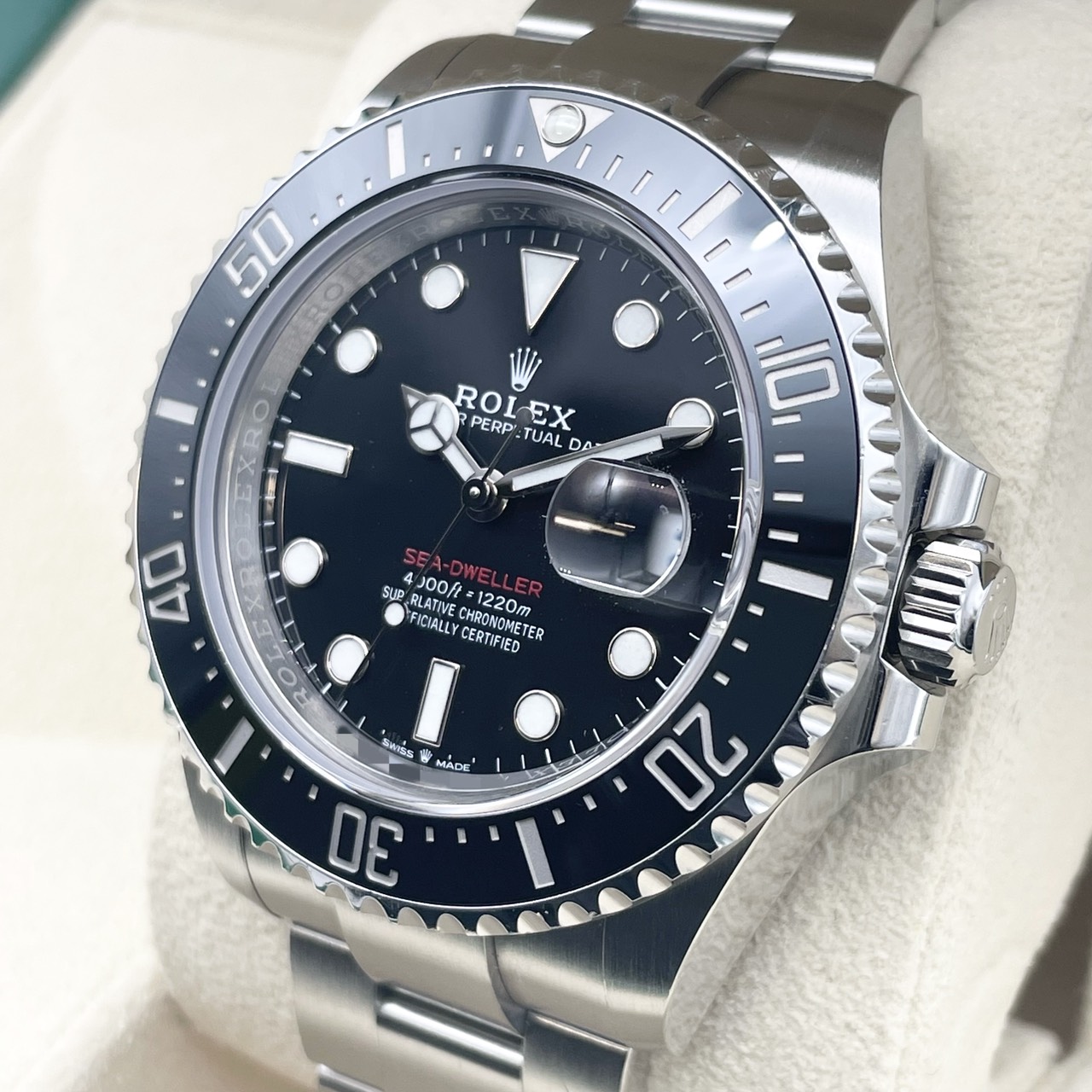 ロレックス シードゥエラー 126600 ブラック オイスターブレスレット 43mm