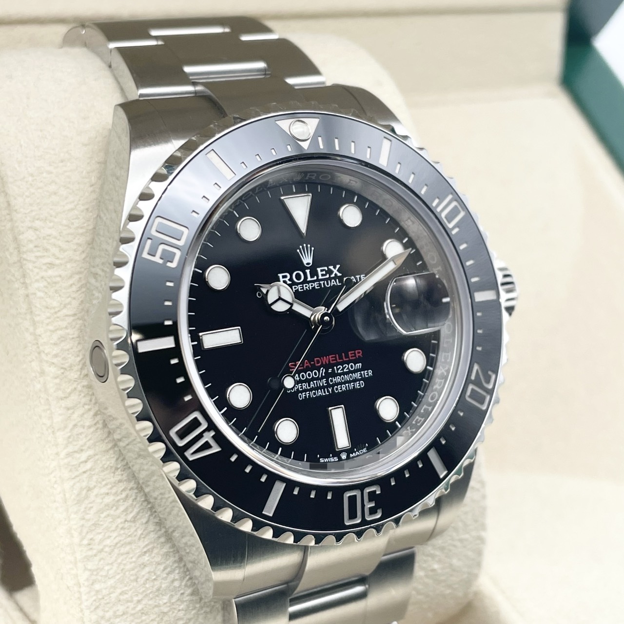ロレックス シードゥエラー 126600 ブラック オイスターブレスレット 43mm