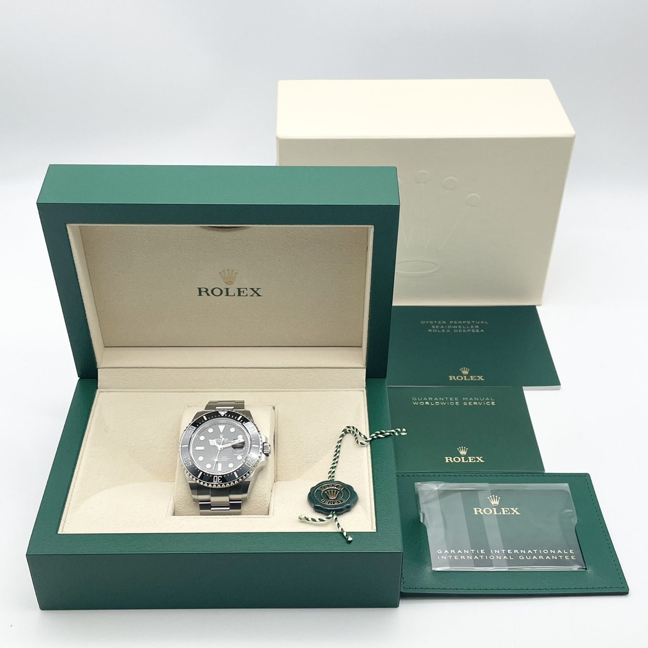 ロレックス シードゥエラー 126600 ブラック オイスターブレスレット 43mm