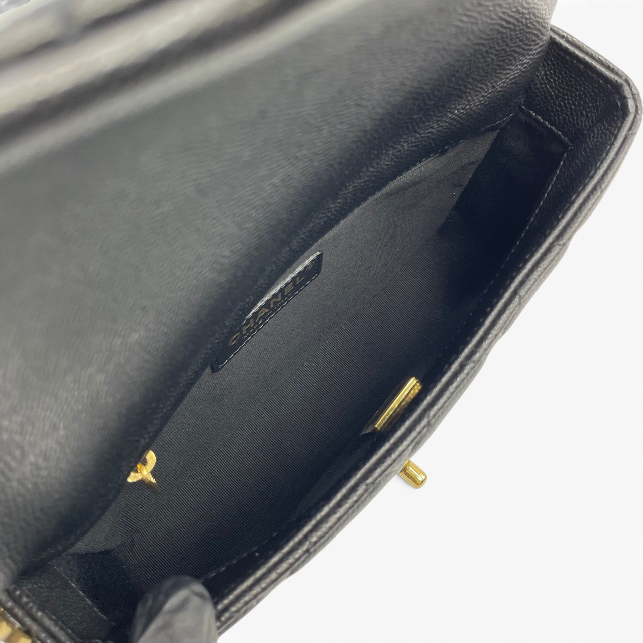 シャネル マトラッセ W20 ブラック キャビアスキン ゴールド金具
