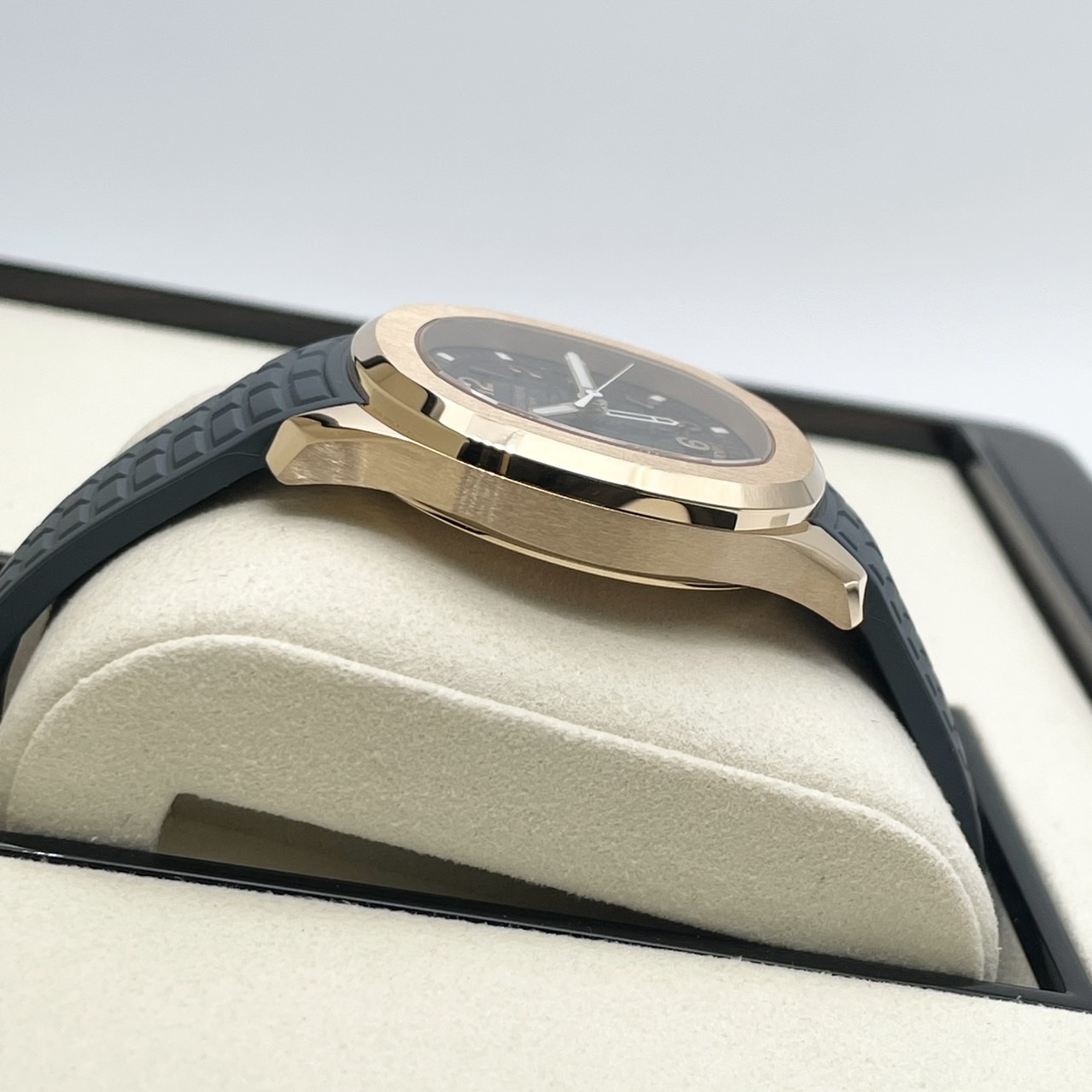 【究極の一本！ラバーカットなし！】パテックフィリップ アクアノート 5269R-001 ブルー 38.8mm