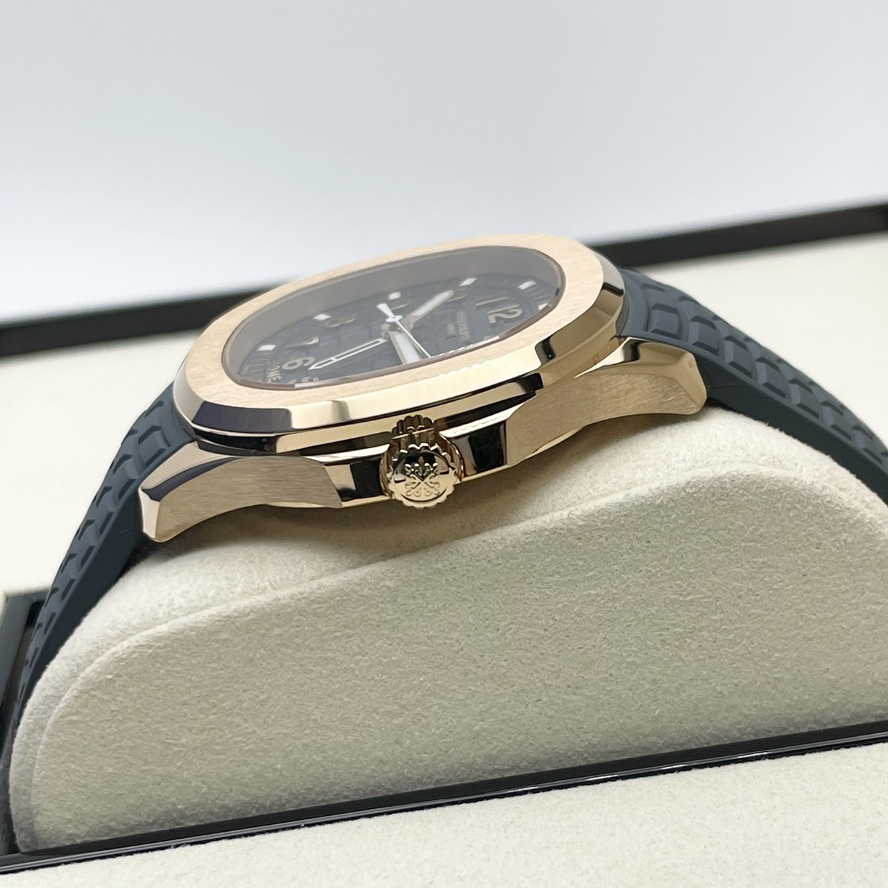 【究極の一本！ラバーカットなし！】パテックフィリップ アクアノート 5269R-001 ブルー 38.8mm