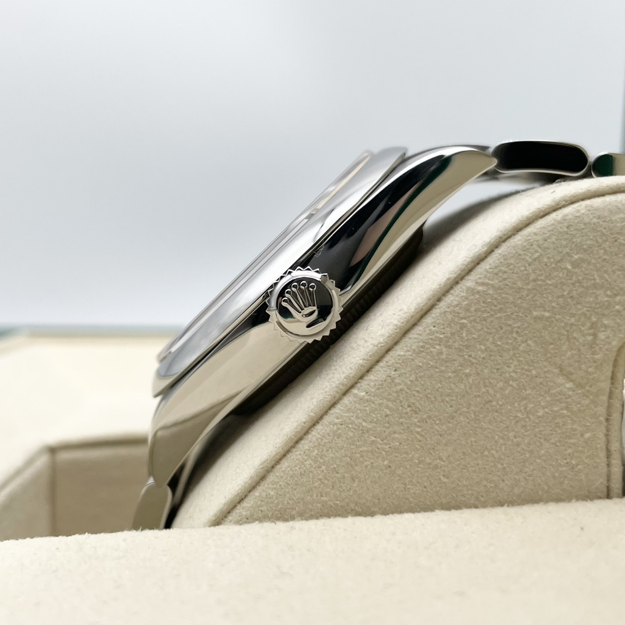 【希少！25年新作】ロレックス オイスターパーペチュアル 134300 ピスタチオグリーン 41mm